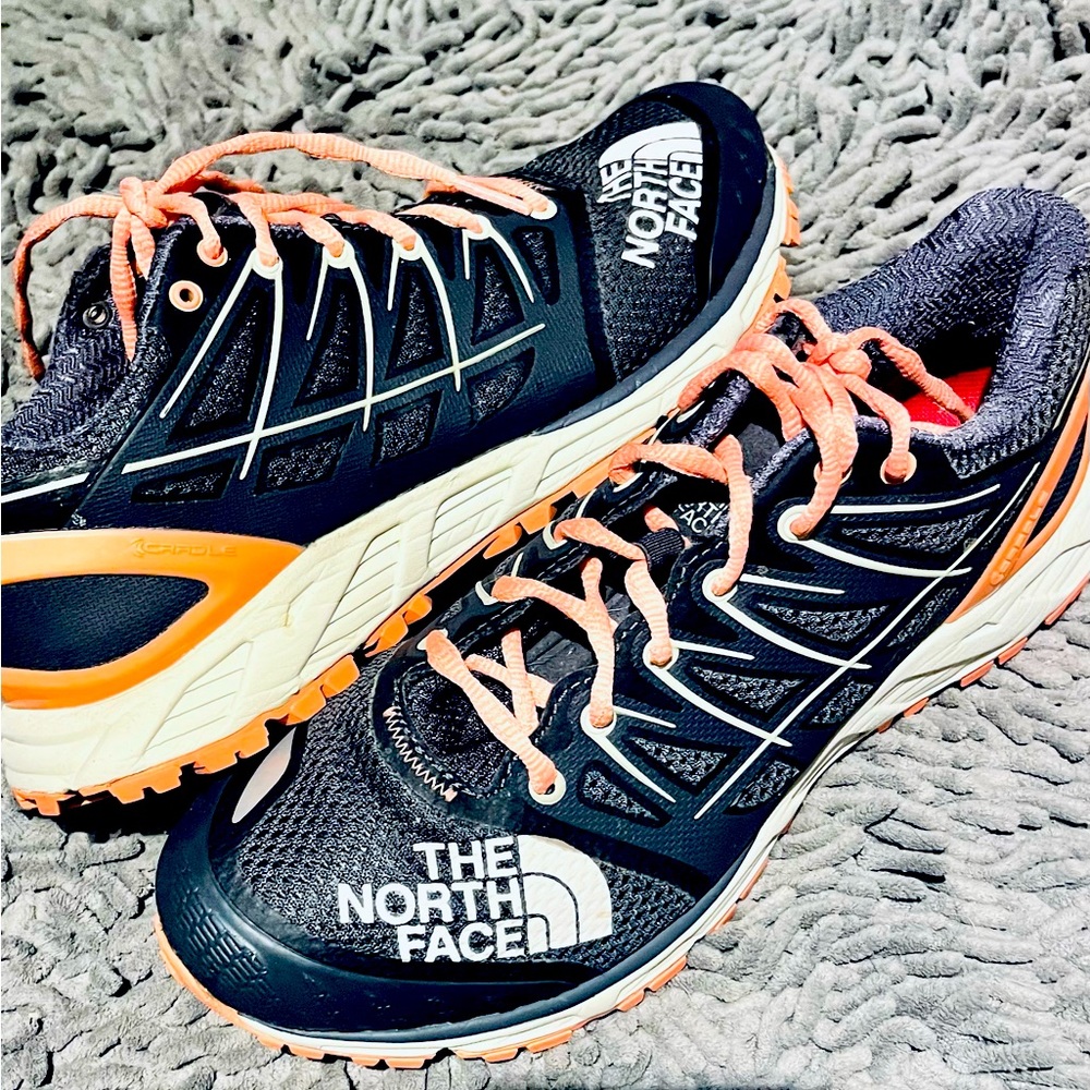 The north face  tennis shoes size 8 1/2